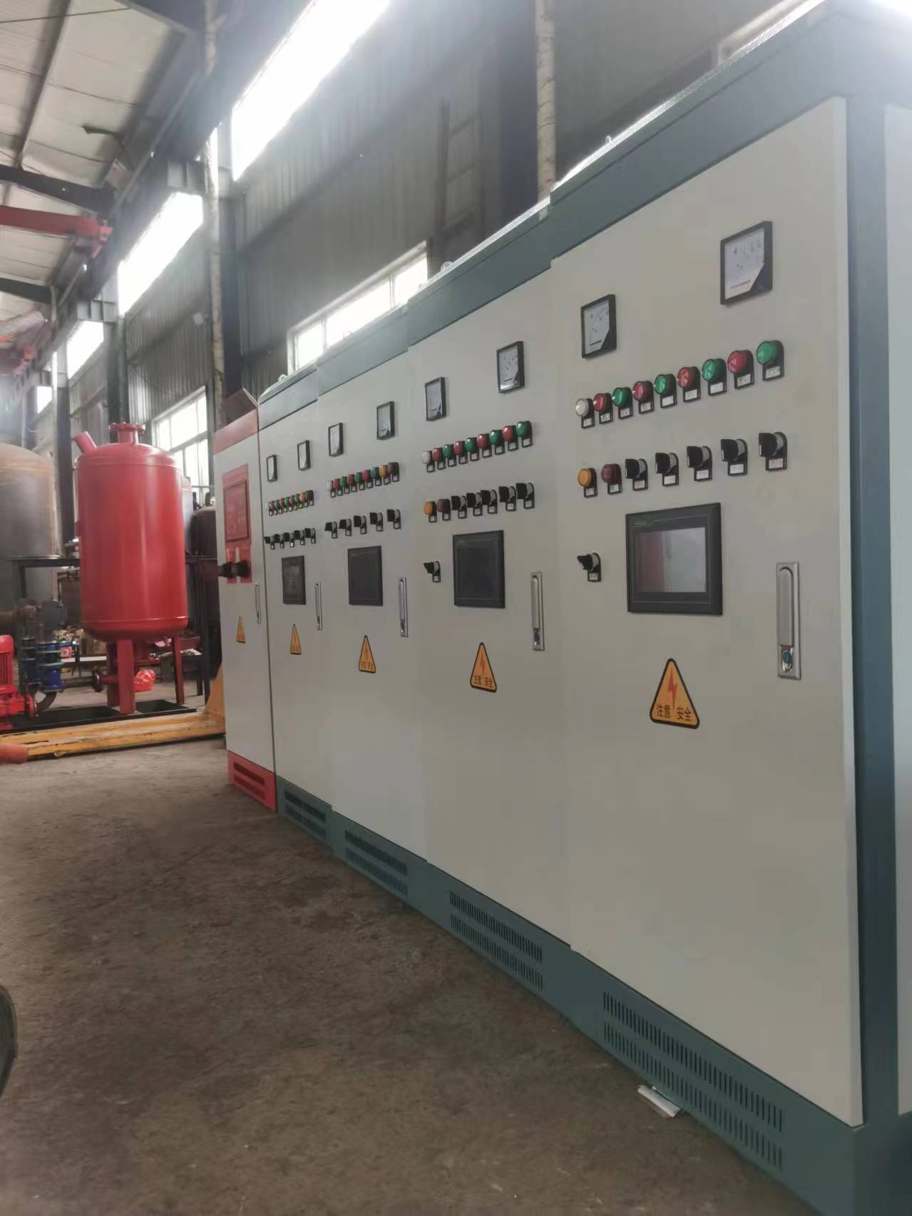 變頻控制柜廠家，國(guó)產(chǎn)變頻控制柜，ABB變頻控制柜